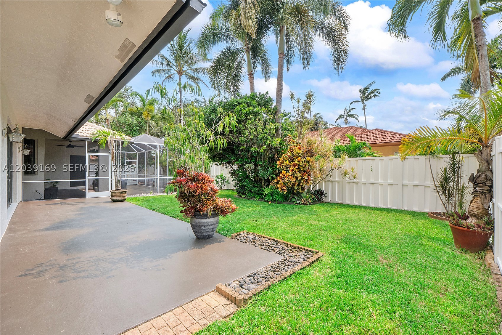 Malibu Pointe - Residential