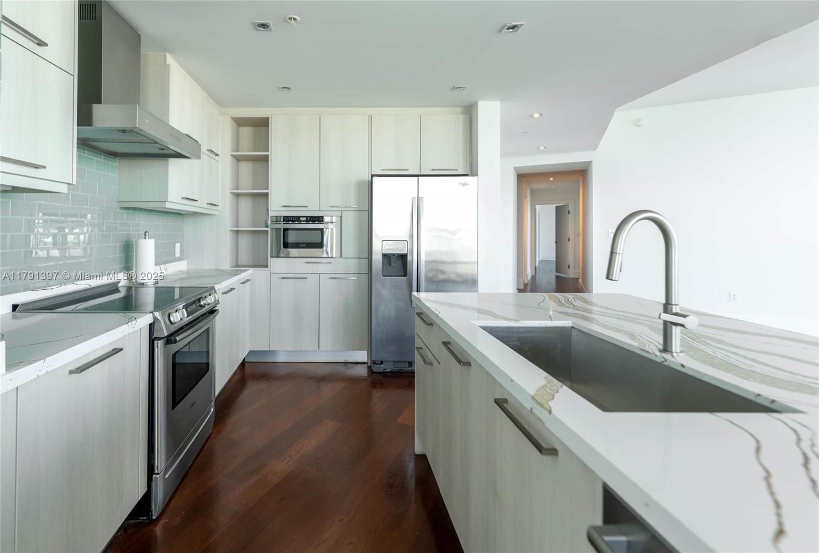 QUANTUM ON THE BAY CONDO - Residential Lease