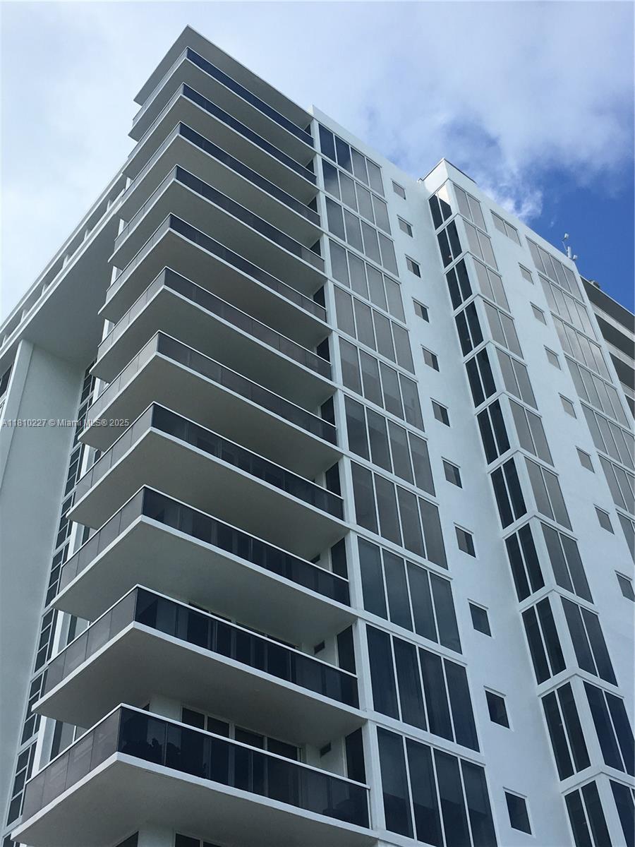 HARBOUR HOUSE - Residential