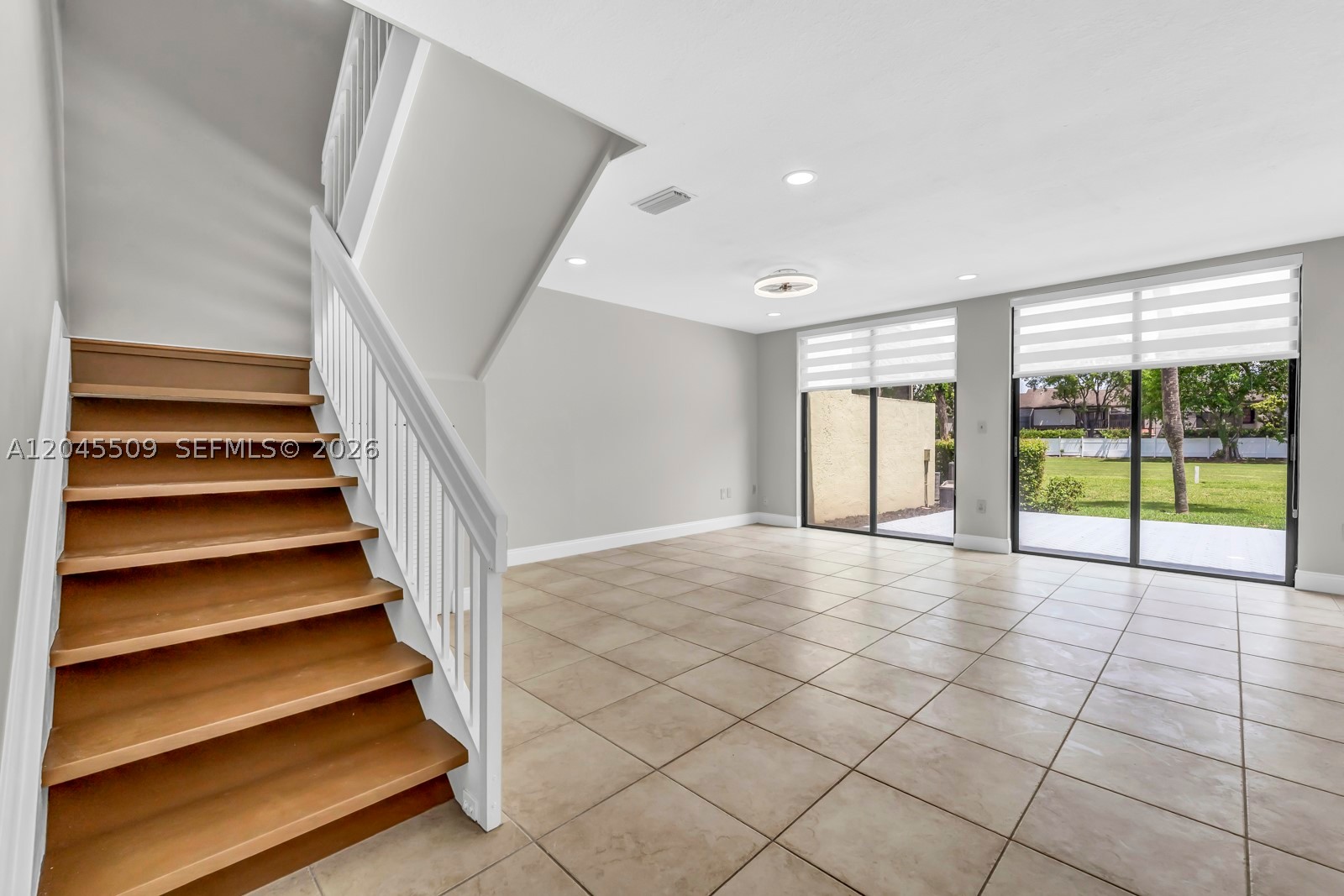 COSTA DEL SOL CONDO J - Residential Lease