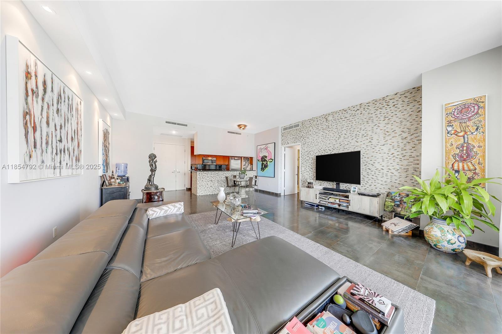 CARBONELL CONDO - Residential