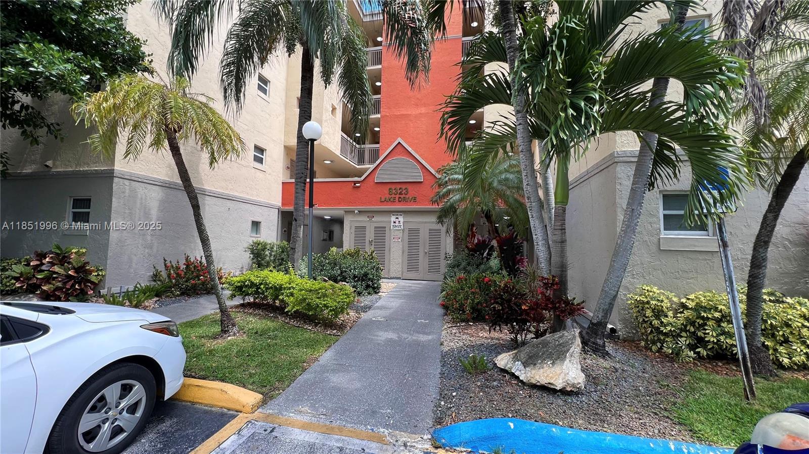 LAS VISTAS AT DORAL CONDO - Residential