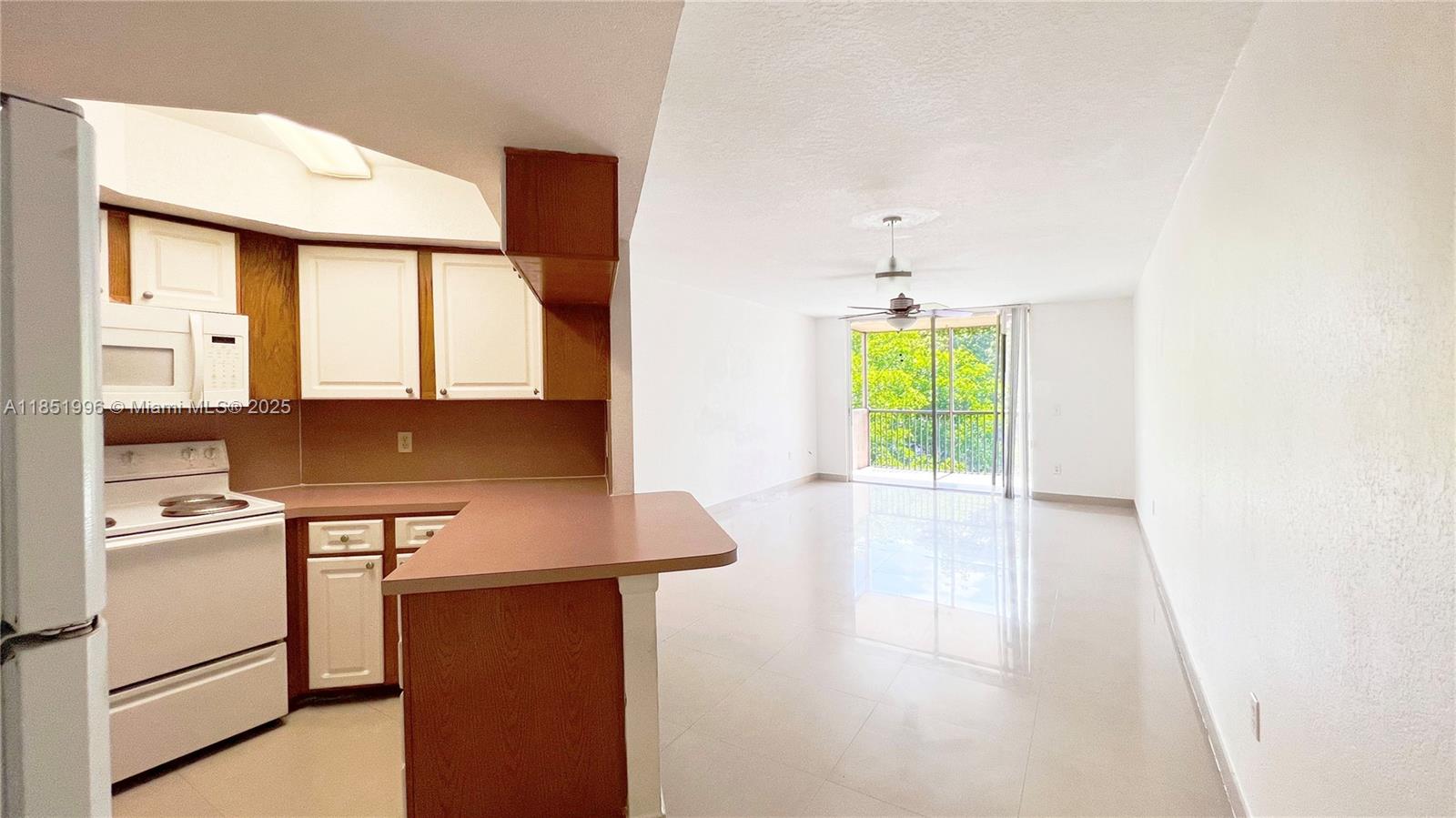 LAS VISTAS AT DORAL CONDO - Residential