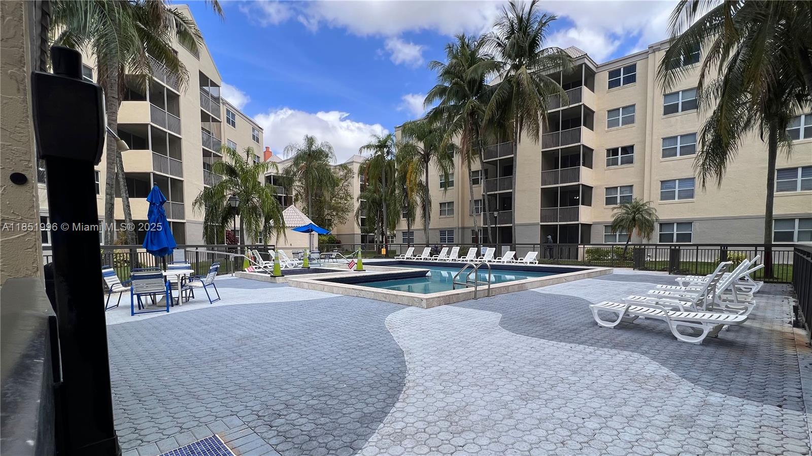 LAS VISTAS AT DORAL CONDO - Residential