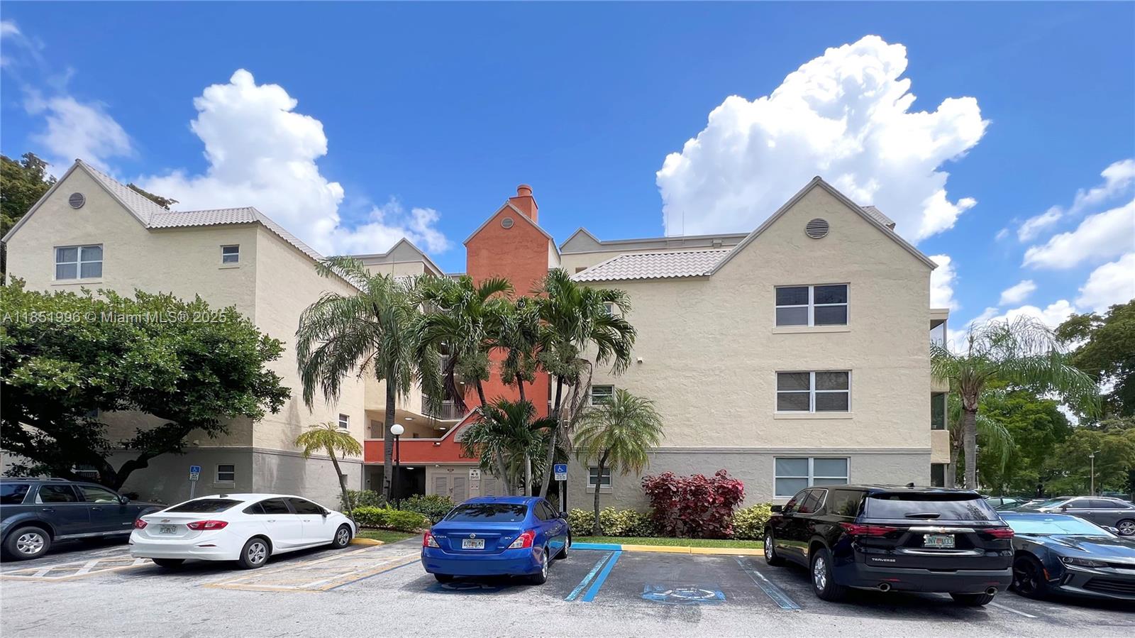 LAS VISTAS AT DORAL CONDO - Residential
