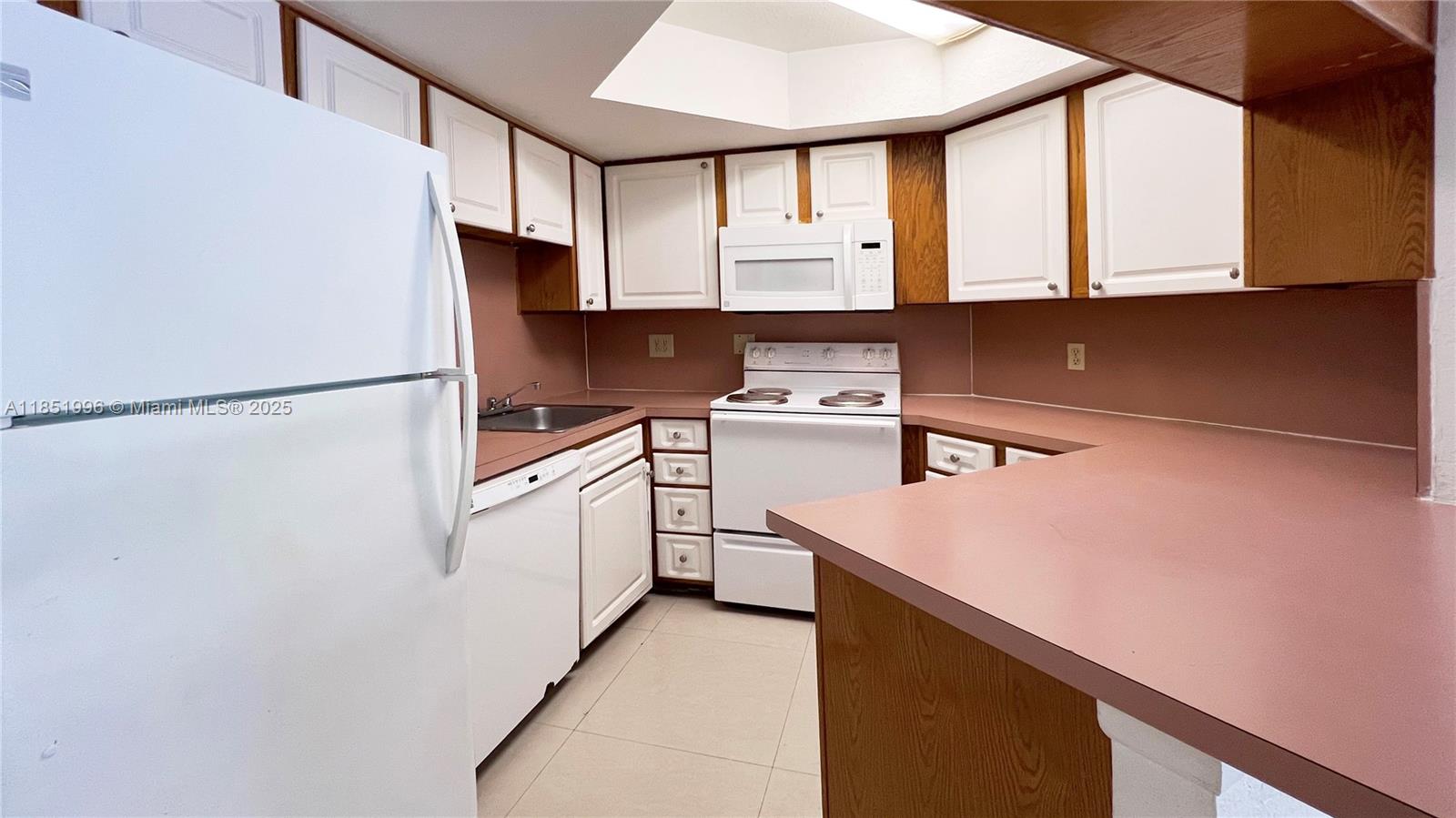LAS VISTAS AT DORAL CONDO - Residential