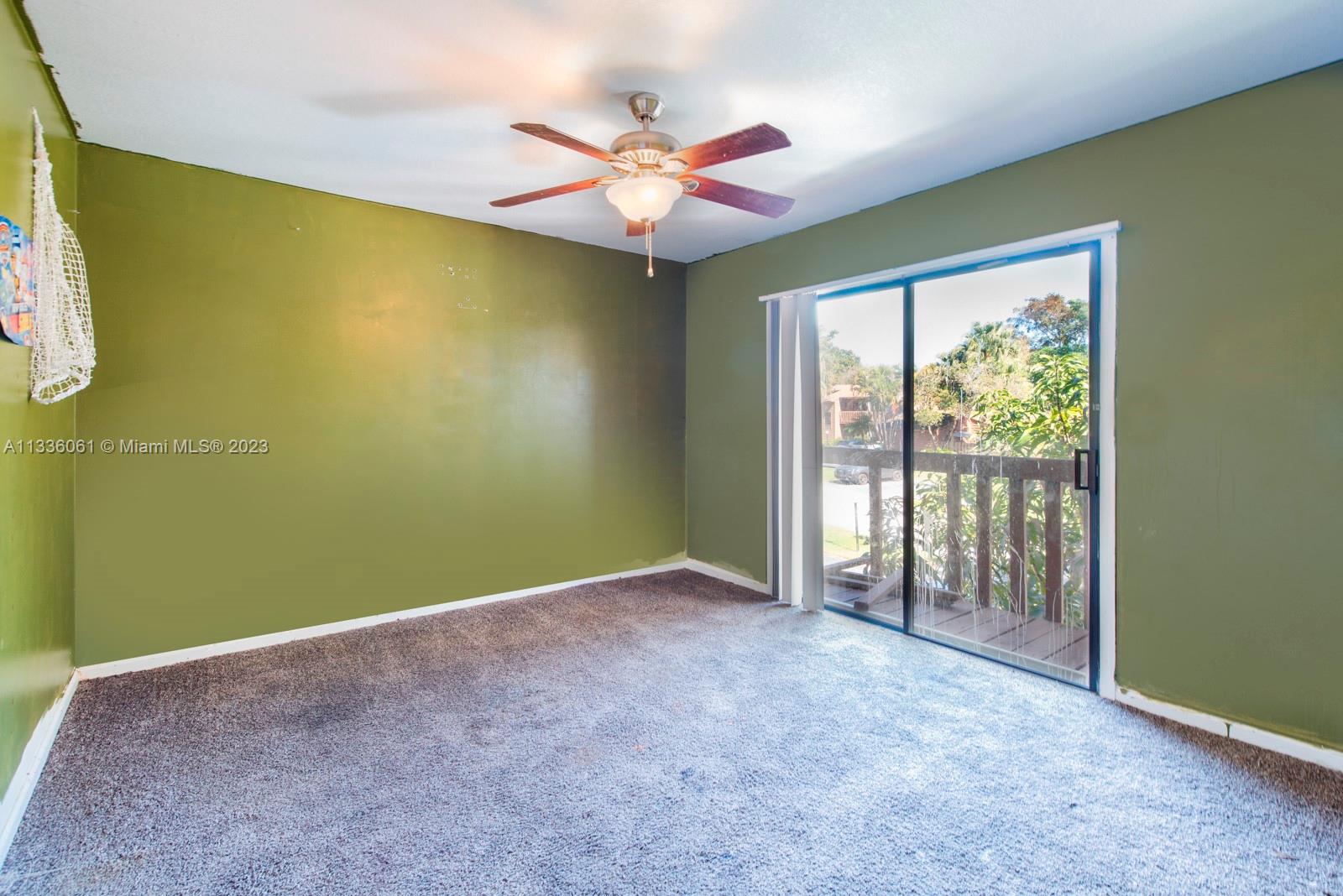 BANYAN LAKES - Residential