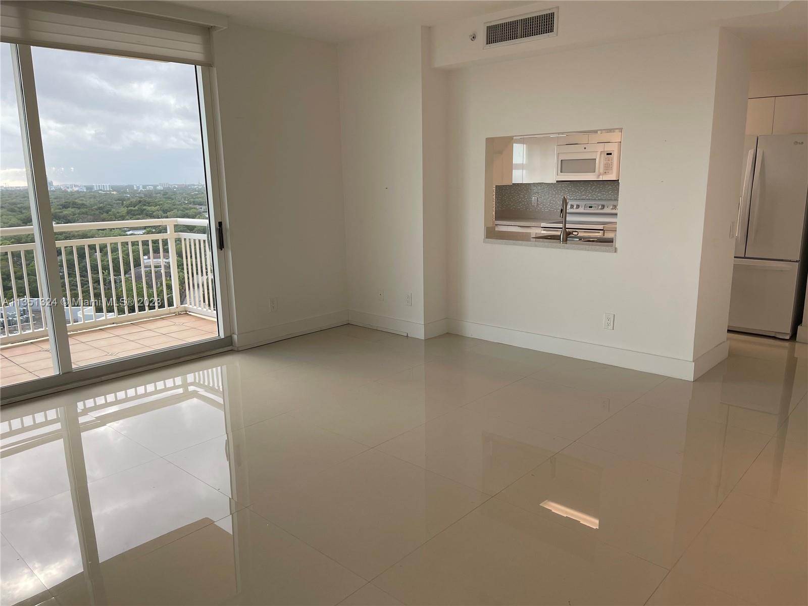 THE METROPOLITAN CONDO - Residential Lease