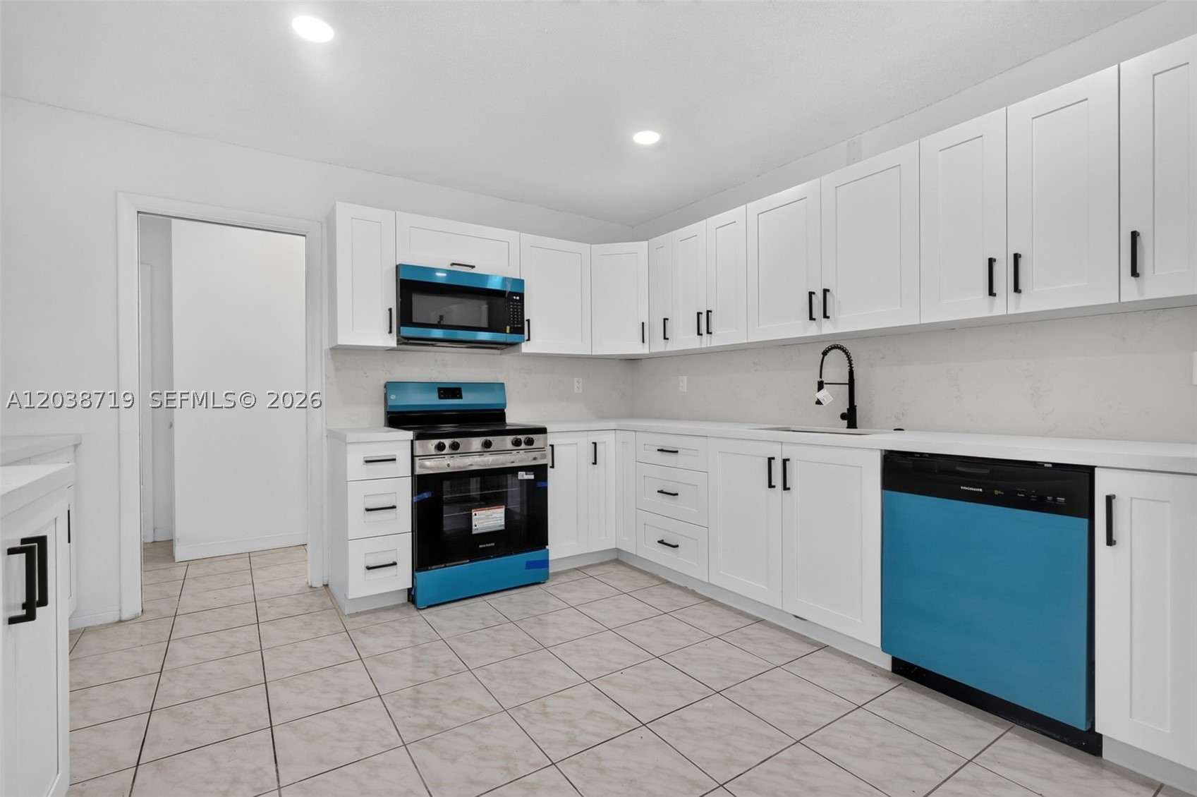 DANIA HOMESITES - Residential