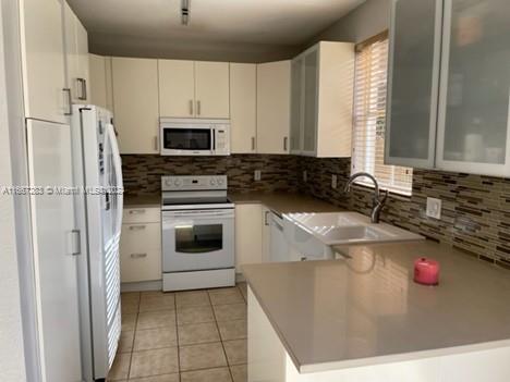 EMERALD ISLES - Residential Lease