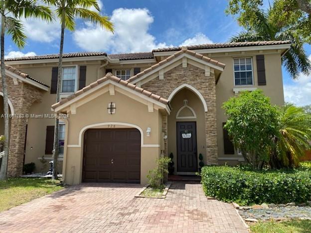 EMERALD ISLES - Residential Lease