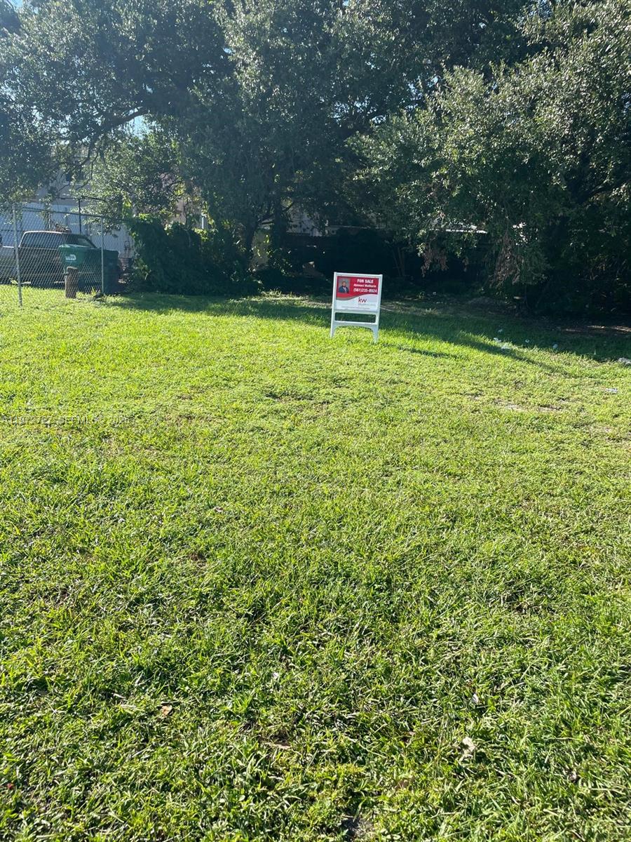 Unlock the full potential of this prime urban development site. Ideally situated in a high-growth corridor, this versatile lot offers a rare "blank canvas" opportunity for a flagship commercial unit or a strategic residential rezoning project. While the buyer is to assume all city liens and assessments, the aggressive entry price reflects a significant equity upside for an experienced developer. Position your next project in the heart of the city’s expansion and capitalize on the area’s upward trajectory.