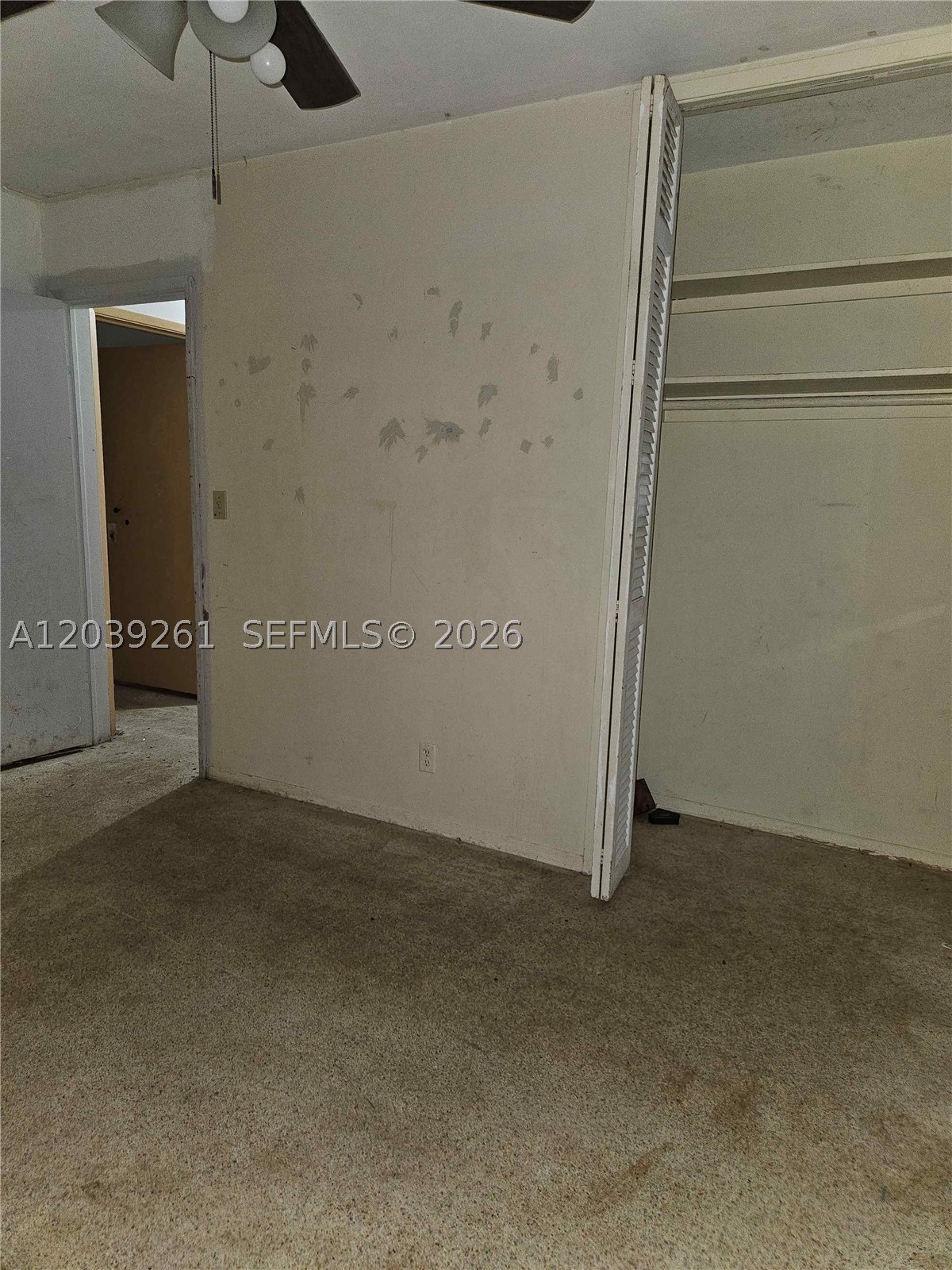 HOLLYWOOD HILLS - Residential