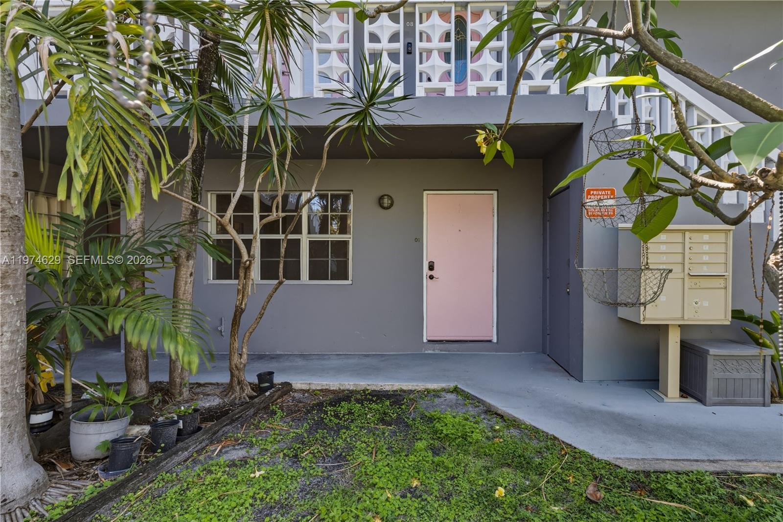 Great 2 BD/1 BA in a pet-friendly building. Rarely available, this downstairs unit has large bedrooms with nice walk-in closets. Location is off of Andrews Ave, close to highways, Las Olas shops and restaurants. Additional Water Fee of ($140.00) and Laundry Fee ($25.00) is added to the base rent. Max 2 people per unit. No Airbnb/Short-Term Allowed or Sub-Letting.