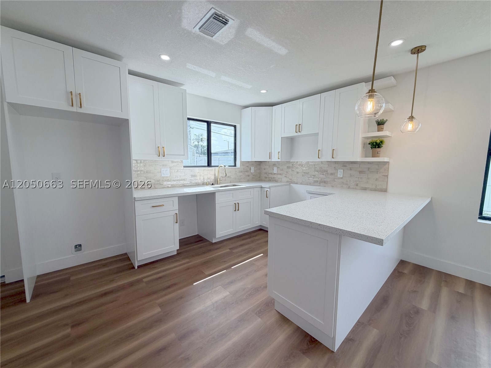 RICHMOND HEIGHTS - Residential