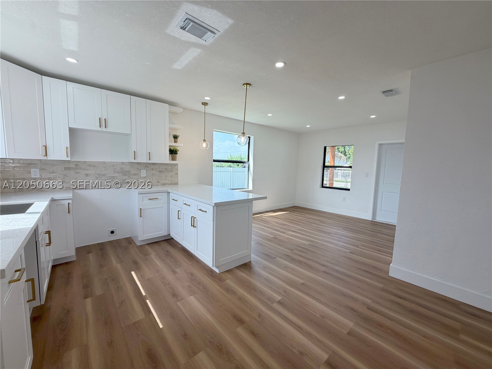 RICHMOND HEIGHTS - Residential
