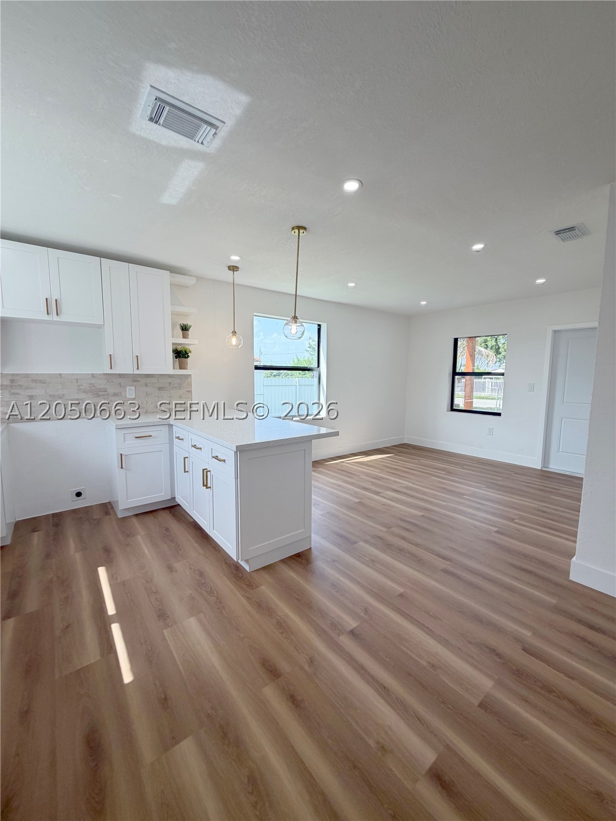 RICHMOND HEIGHTS - Residential