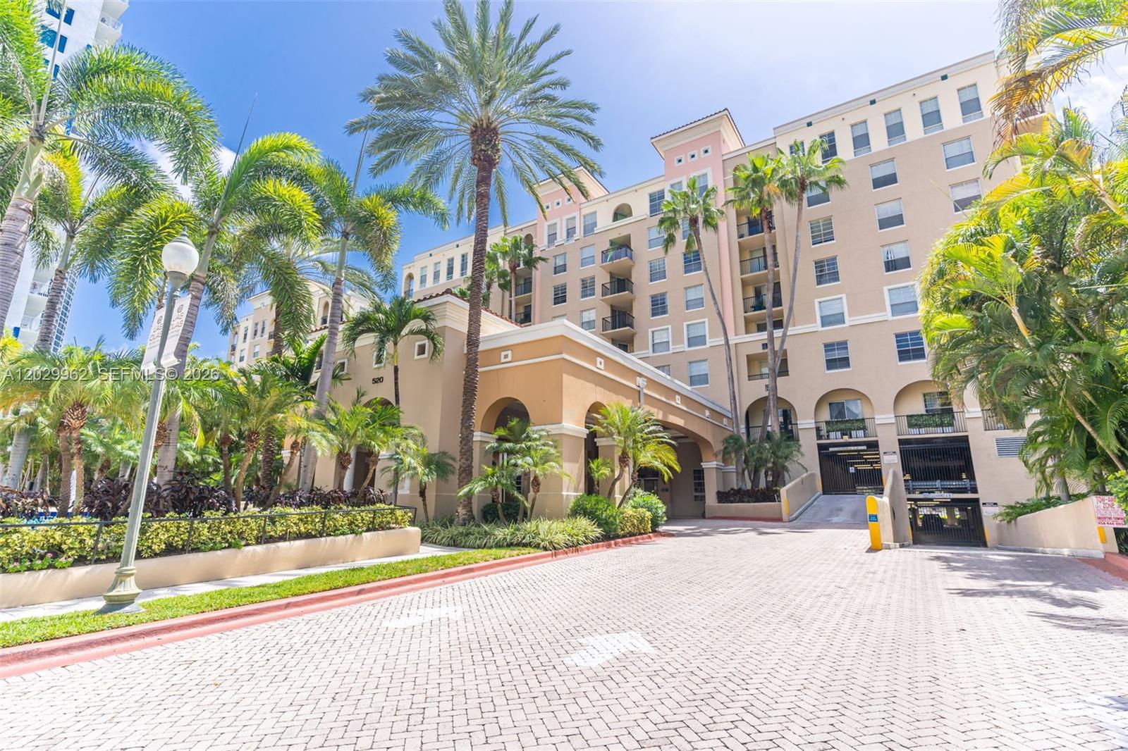 LAS OLAS BY THE RIVER CON - Residential