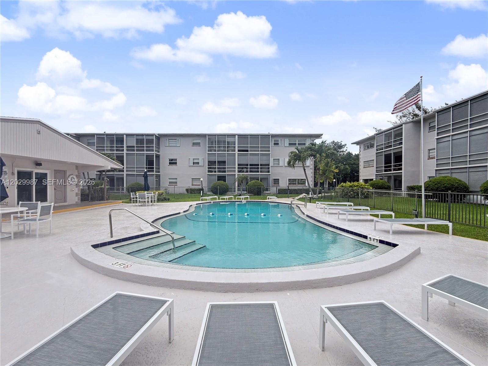 GOLDEN ISLES CONDO APTS - Residential
