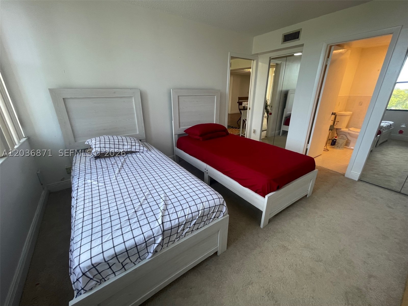 COUNTRY CLUB APTS AT - Residential