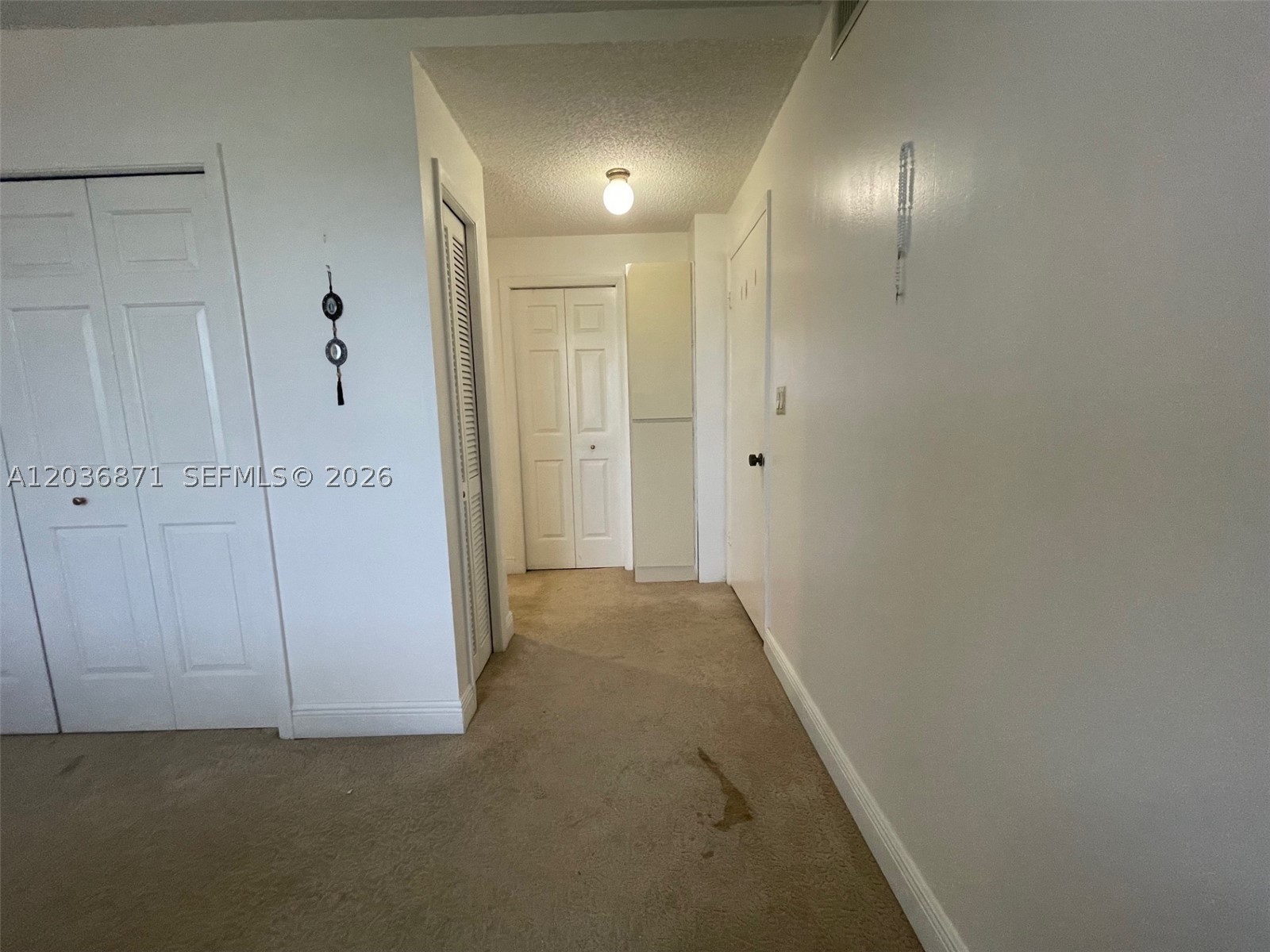 COUNTRY CLUB APTS AT - Residential