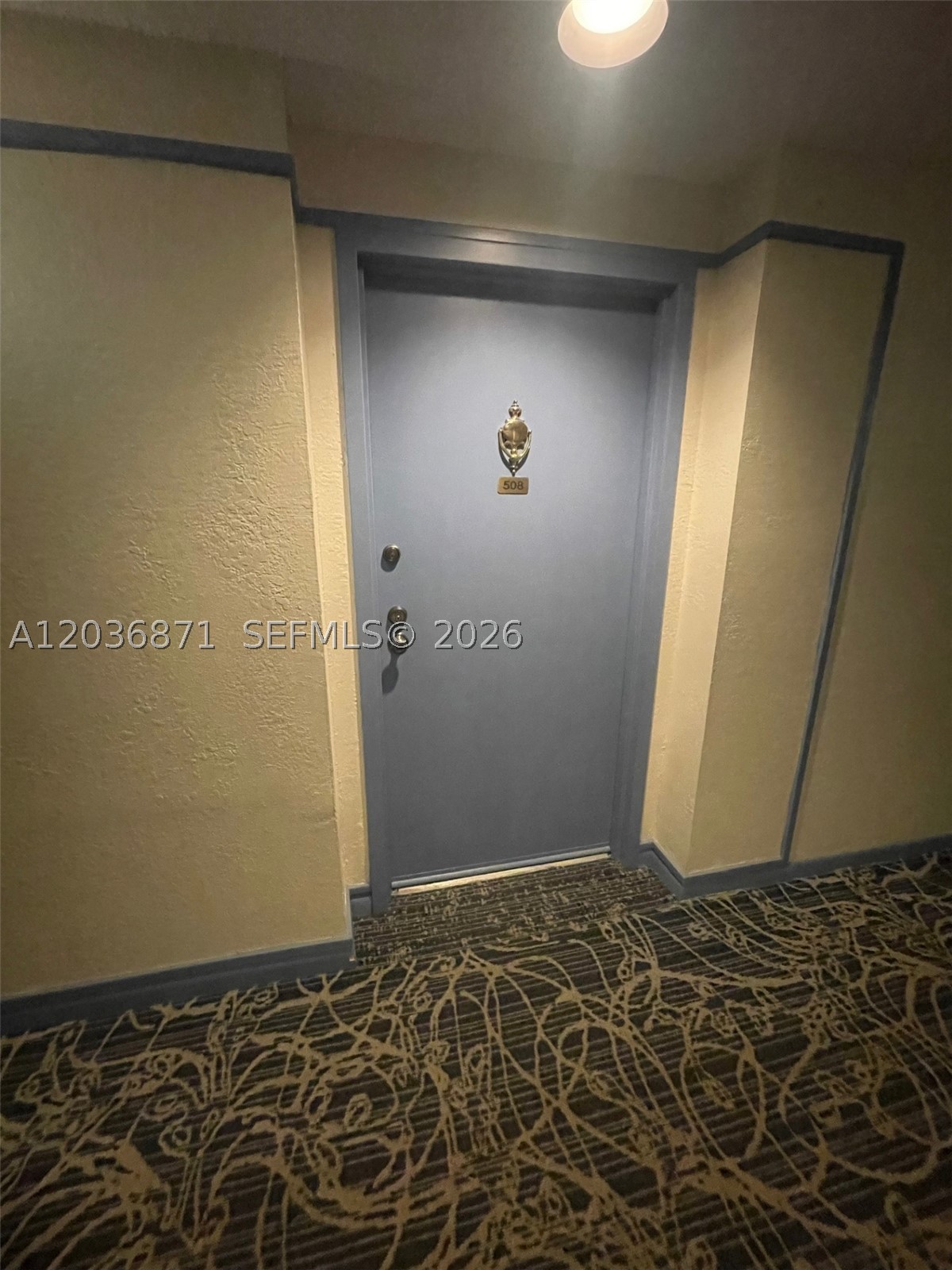 COUNTRY CLUB APTS AT - Residential