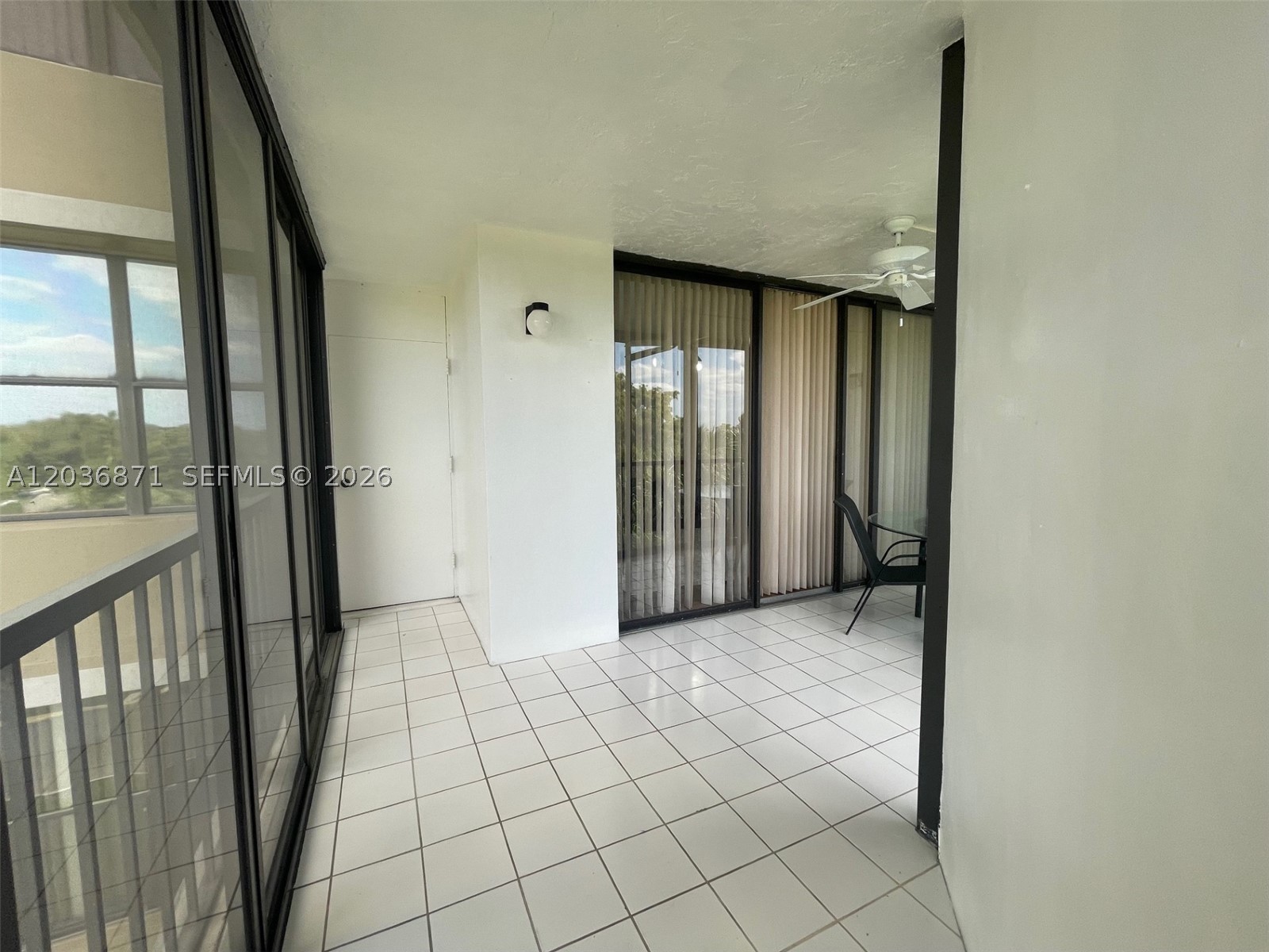 COUNTRY CLUB APTS AT - Residential
