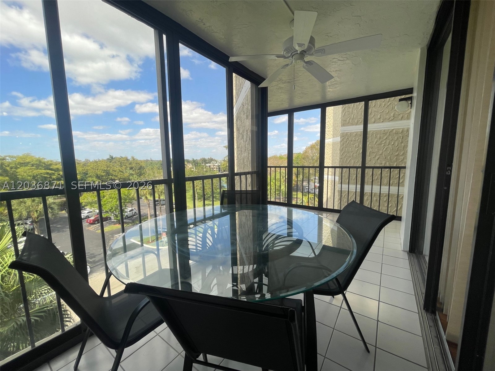COUNTRY CLUB APTS AT - Residential
