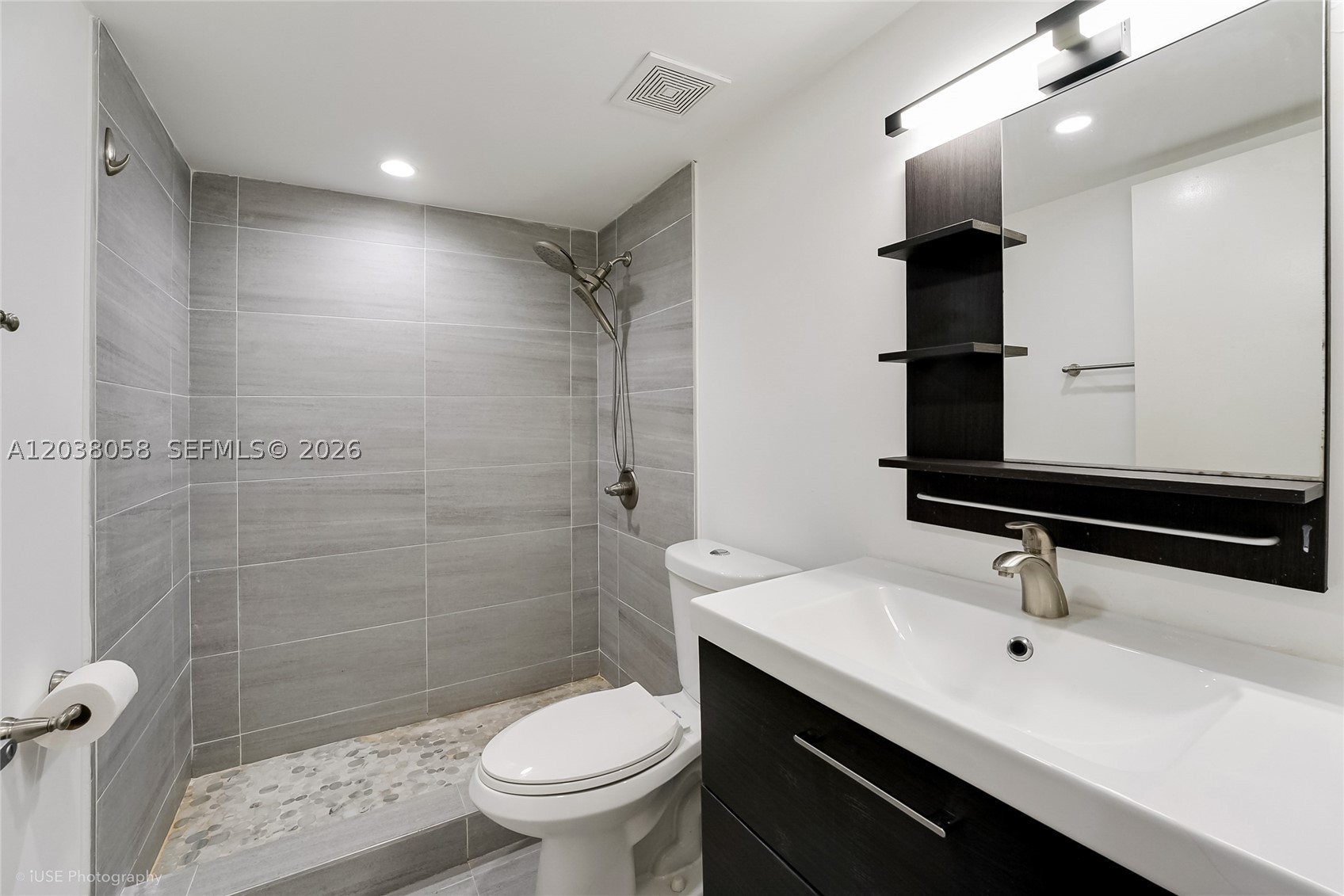 LAS VISTAS AT DORAL CONDO - Residential