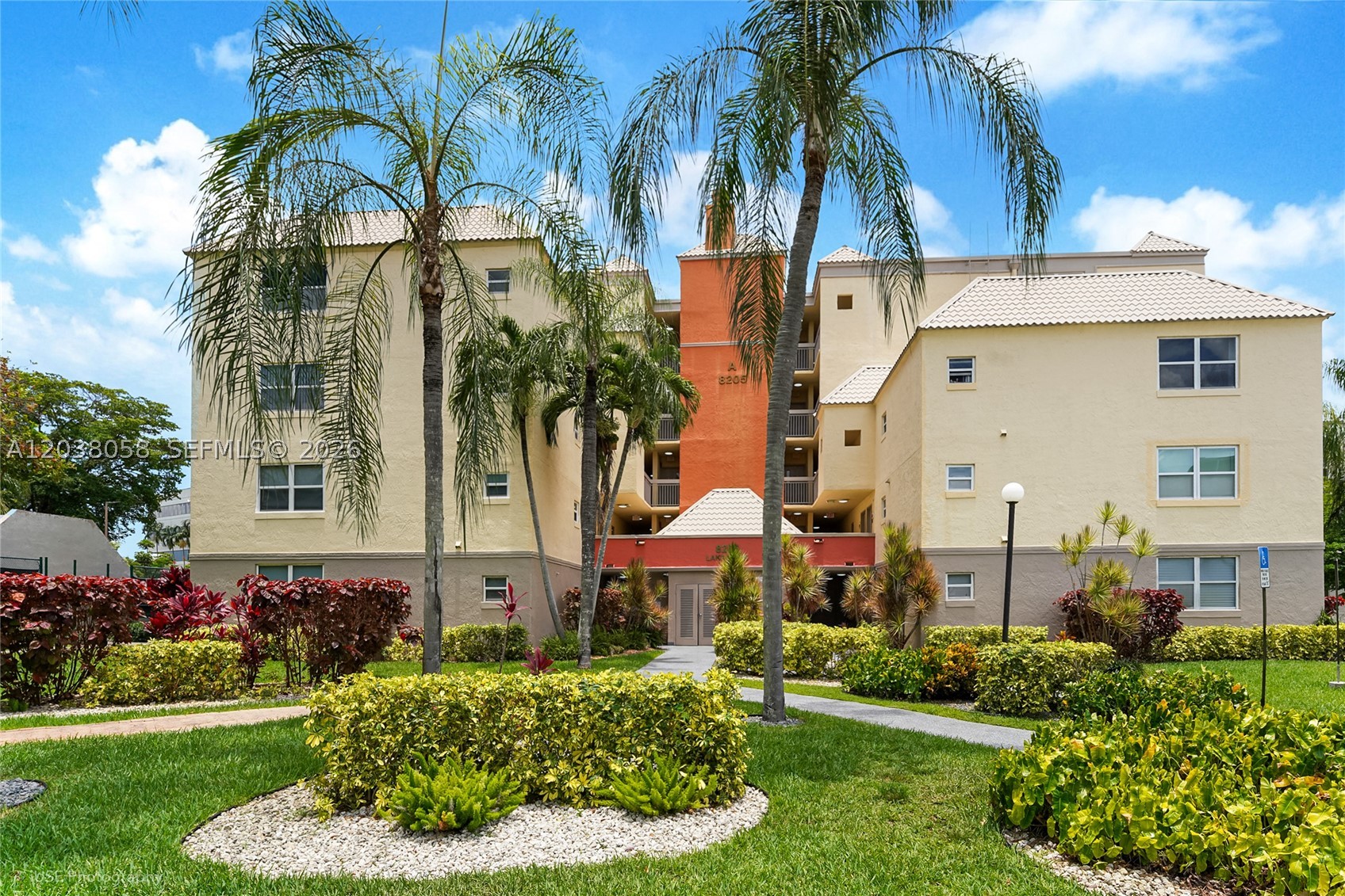 LAS VISTAS AT DORAL CONDO - Residential