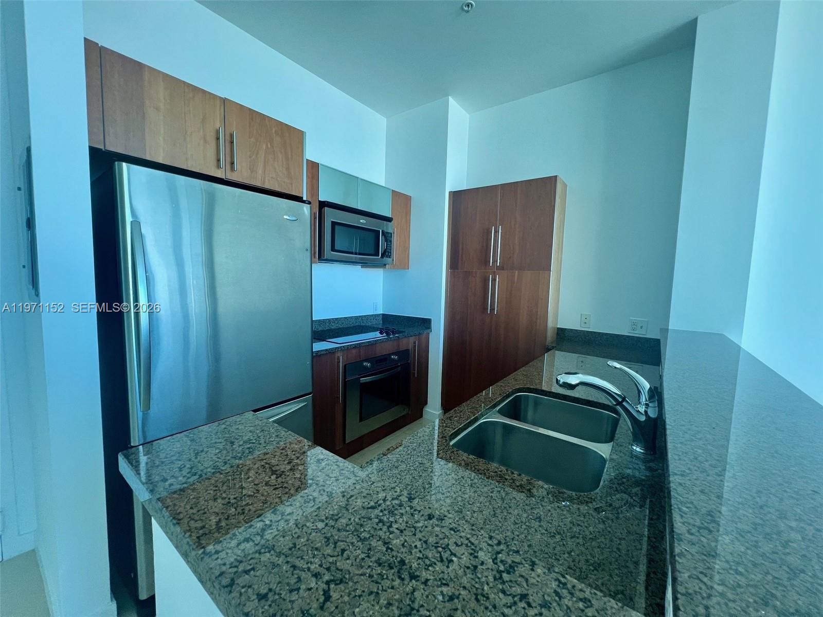 MET 1 CONDO - Residential