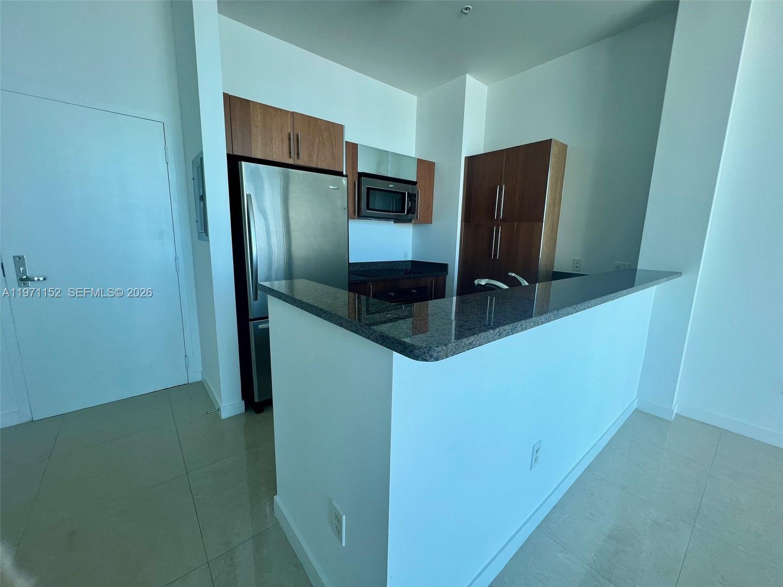 MET 1 CONDO - Residential