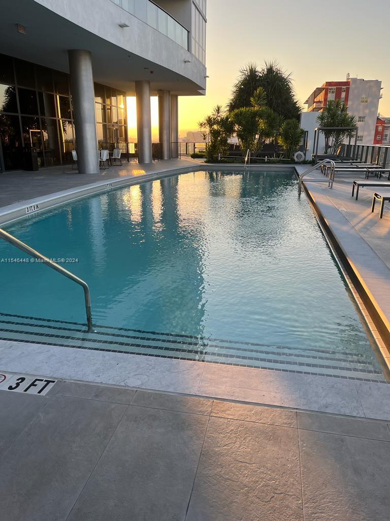 CANVAS CONDO - Residential