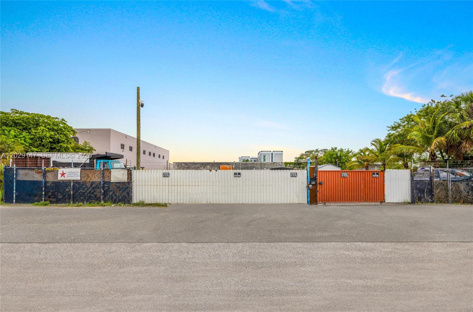 OPA LOCKA INDUSTRIAL PK - Land