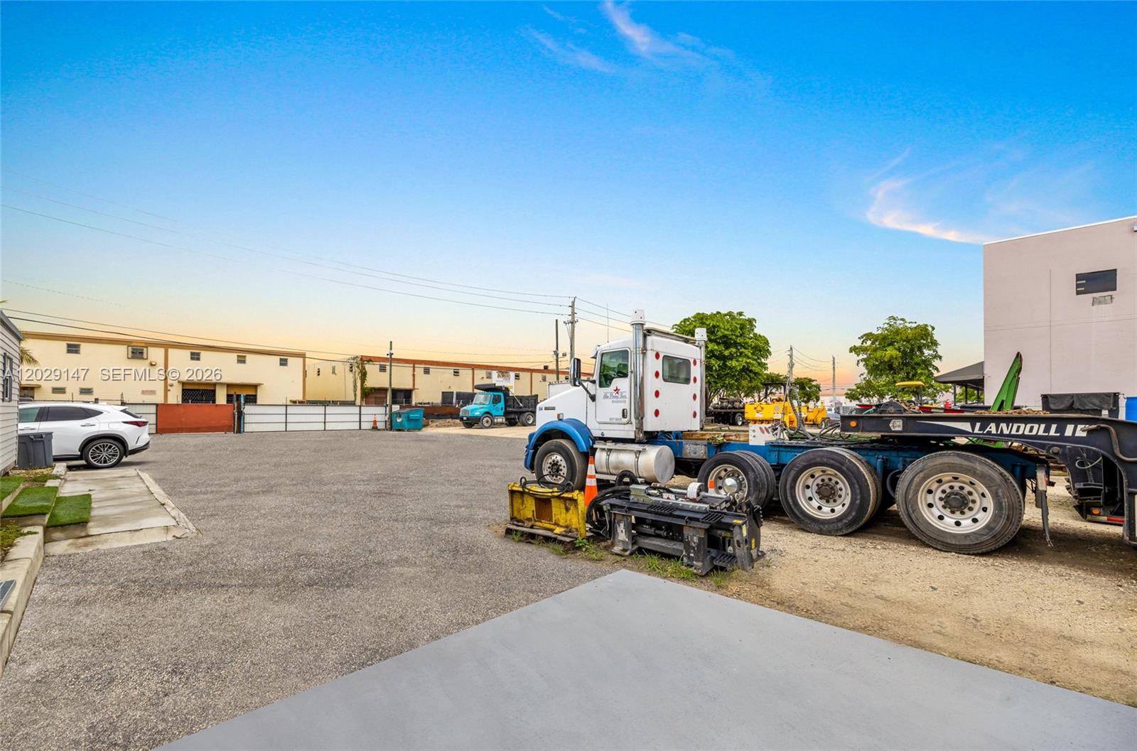 OPA LOCKA INDUSTRIAL PK - Land