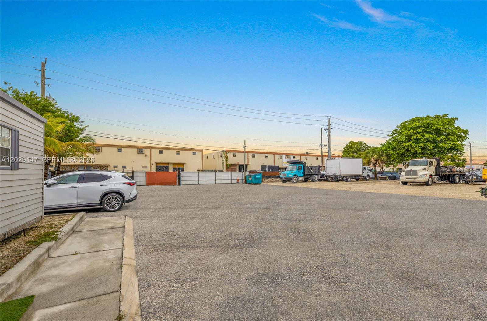 OPA LOCKA INDUSTRIAL PK - Land