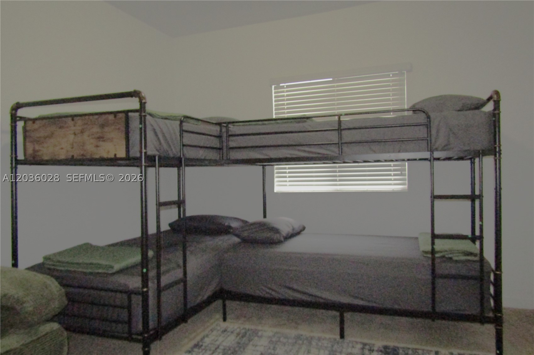 TROPICAL BREEZE TOWNHOUSE - Residential Lease