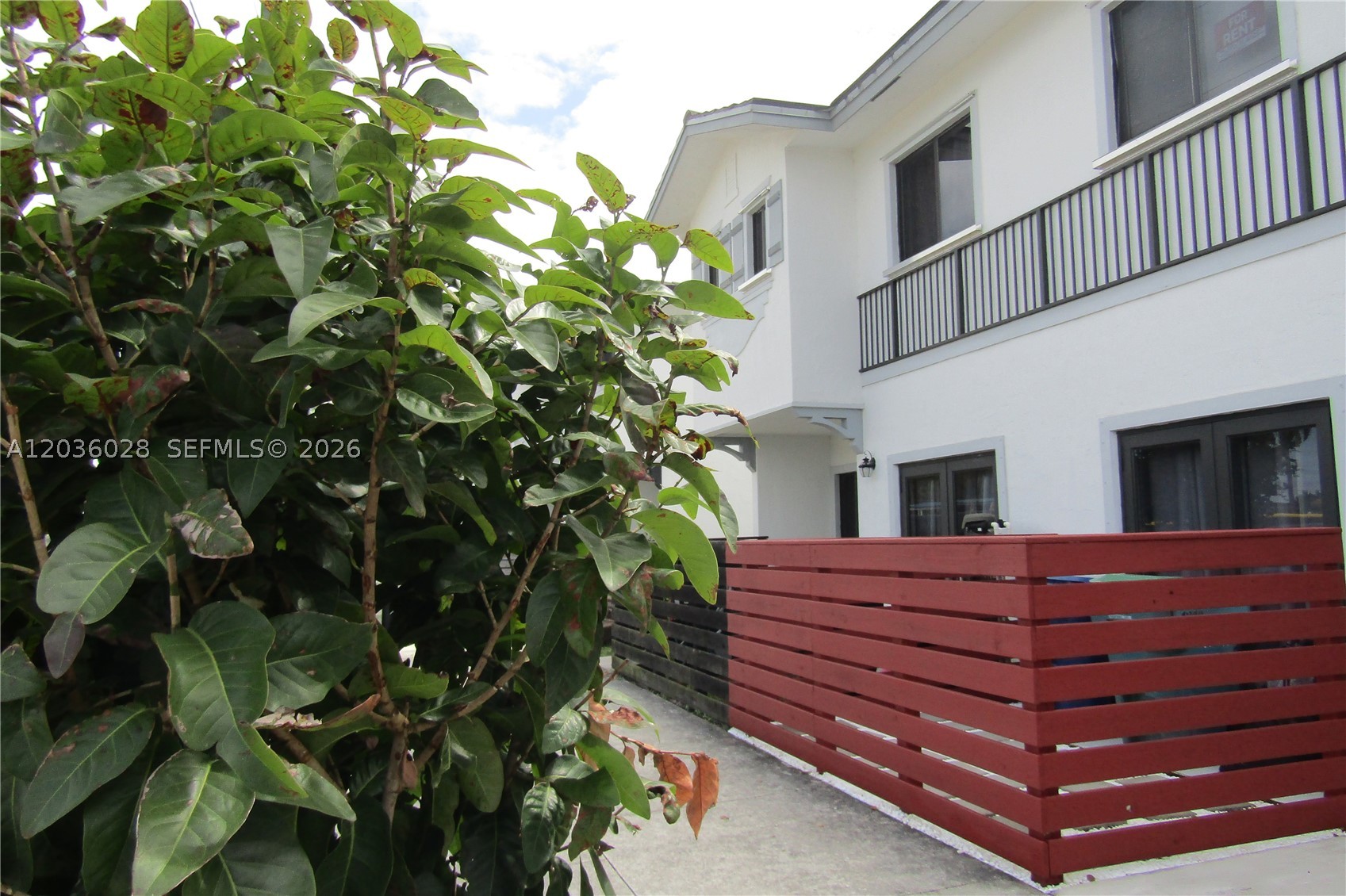 TROPICAL BREEZE TOWNHOUSE - Residential Lease