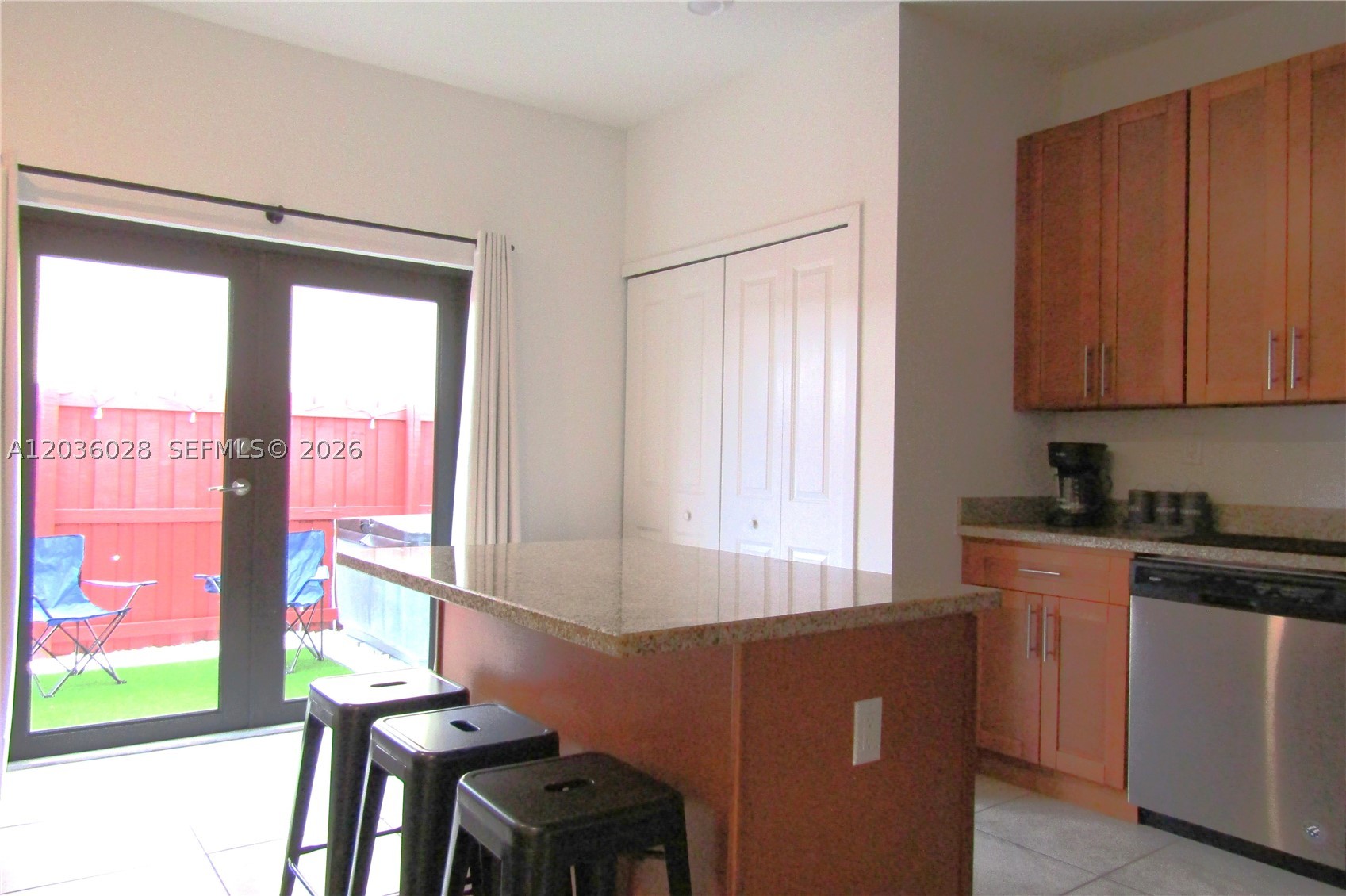 TROPICAL BREEZE TOWNHOUSE - Residential Lease