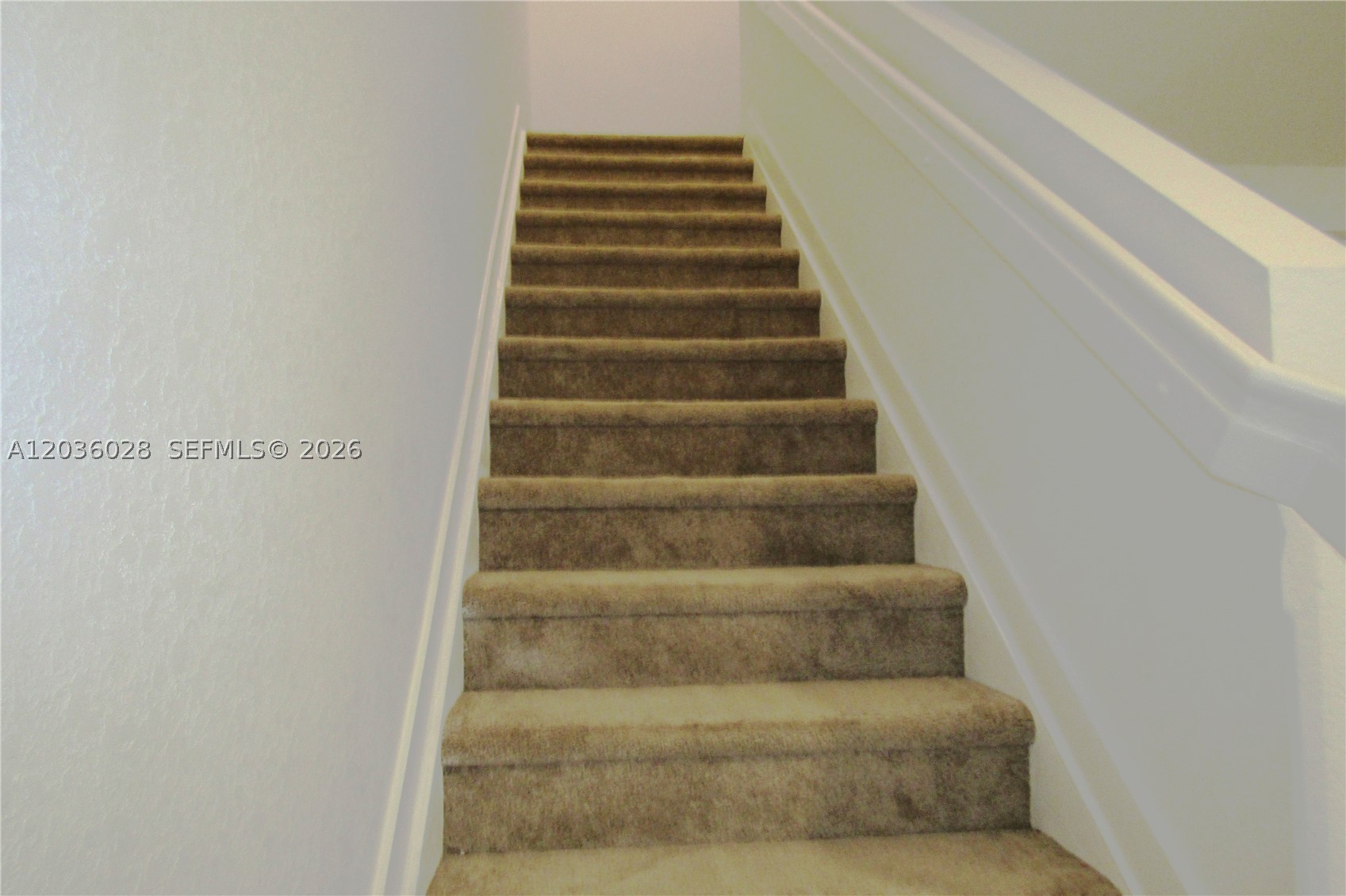 TROPICAL BREEZE TOWNHOUSE - Residential Lease