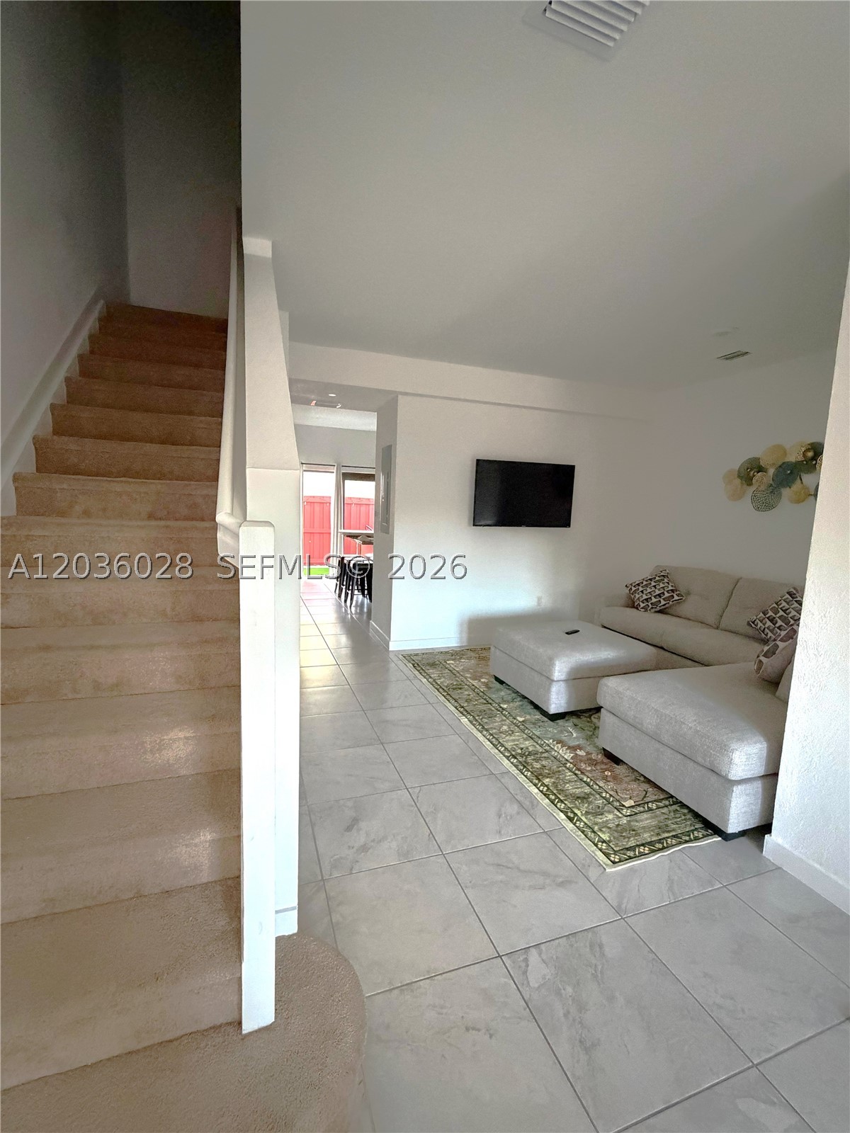 TROPICAL BREEZE TOWNHOUSE - Residential Lease