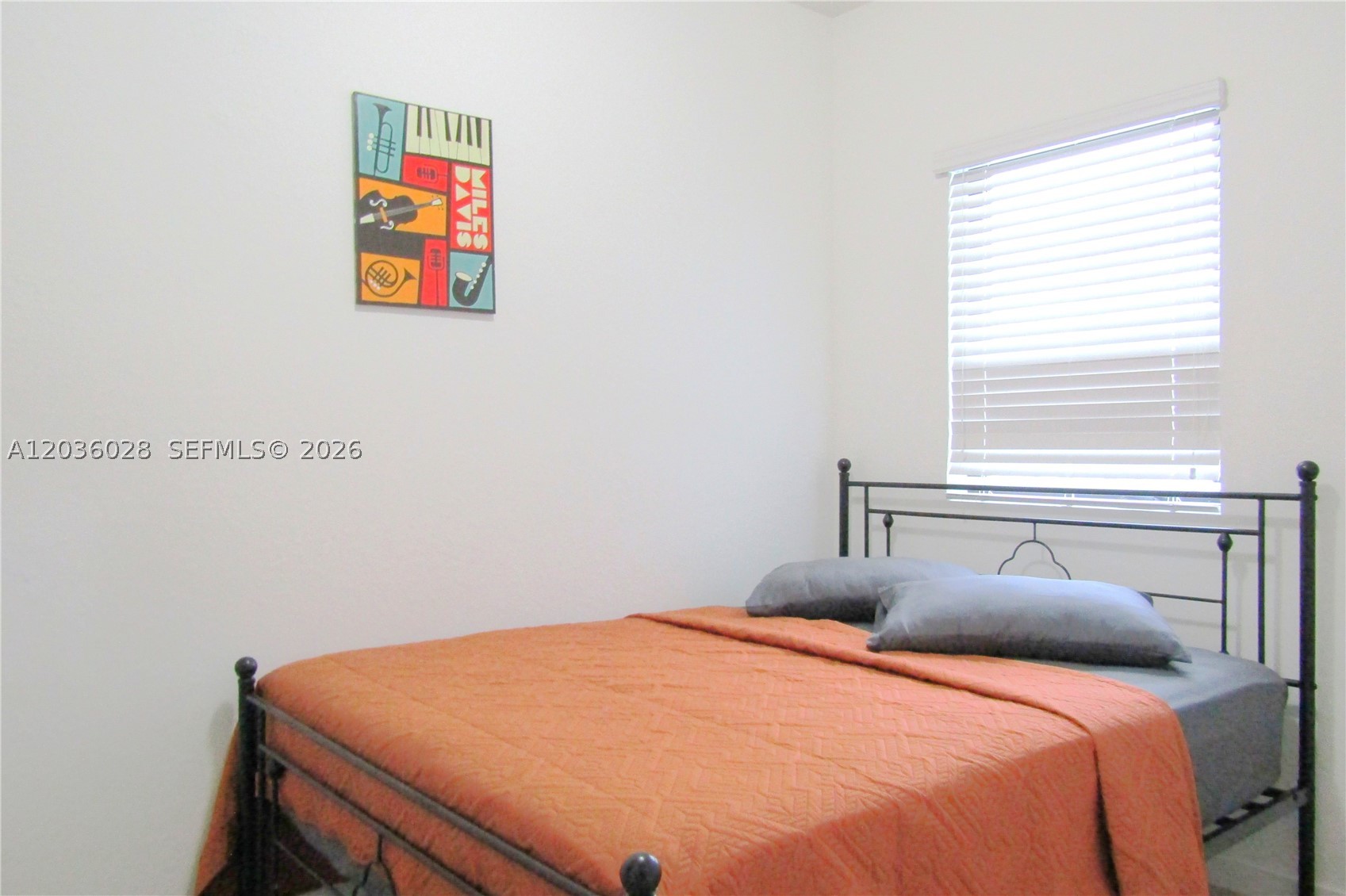 TROPICAL BREEZE TOWNHOUSE - Residential Lease