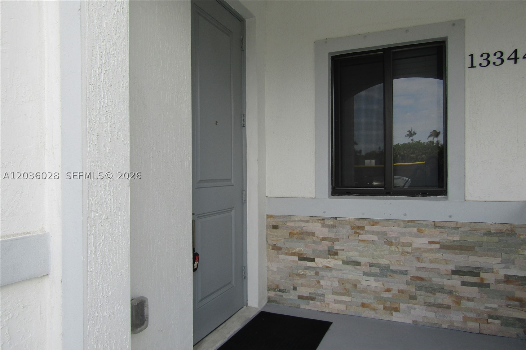 TROPICAL BREEZE TOWNHOUSE - Residential Lease