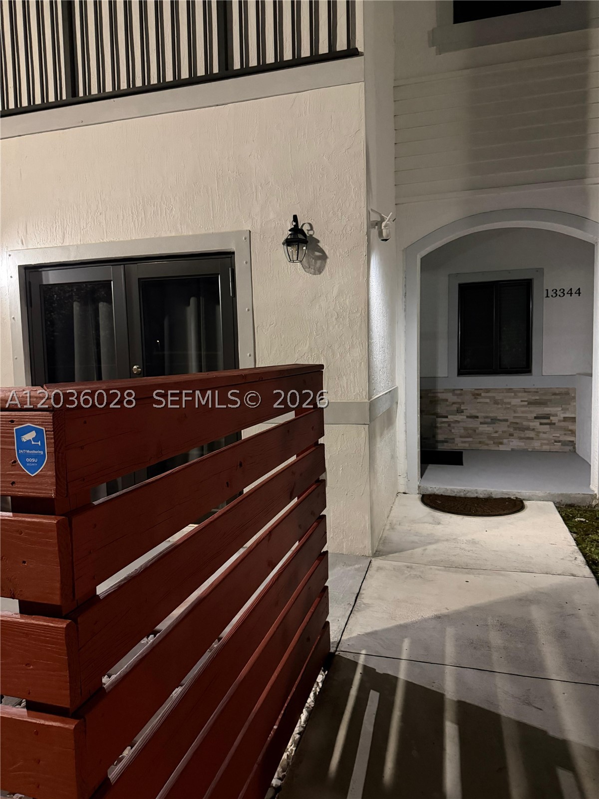 TROPICAL BREEZE TOWNHOUSE - Residential Lease