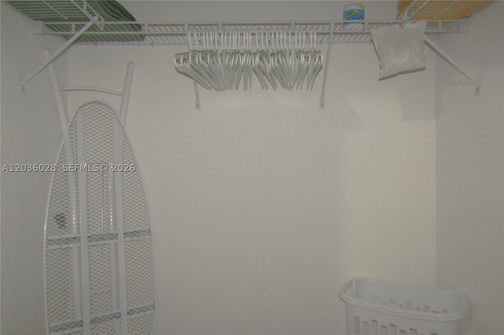 TROPICAL BREEZE TOWNHOUSE - Residential Lease