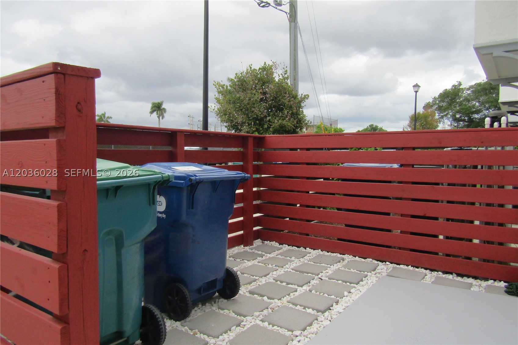 TROPICAL BREEZE TOWNHOUSE - Residential Lease