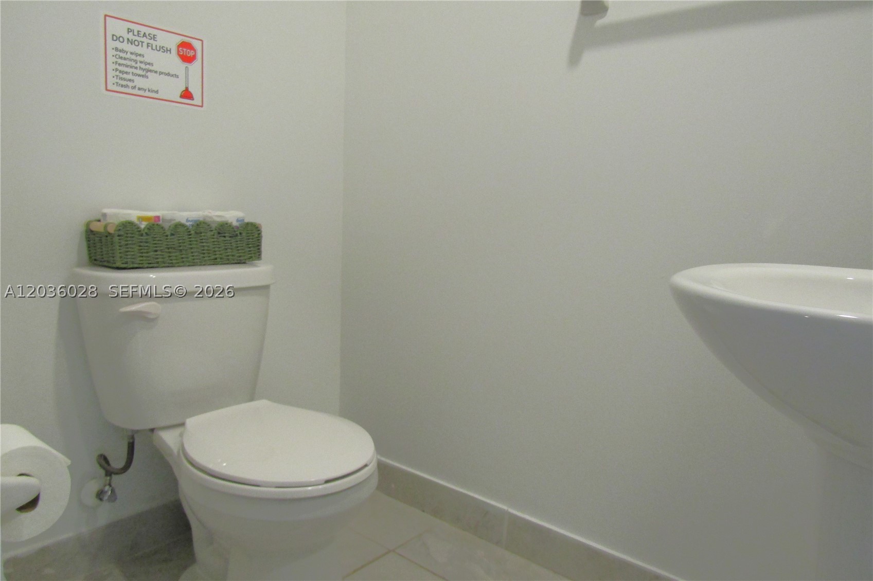 TROPICAL BREEZE TOWNHOUSE - Residential Lease
