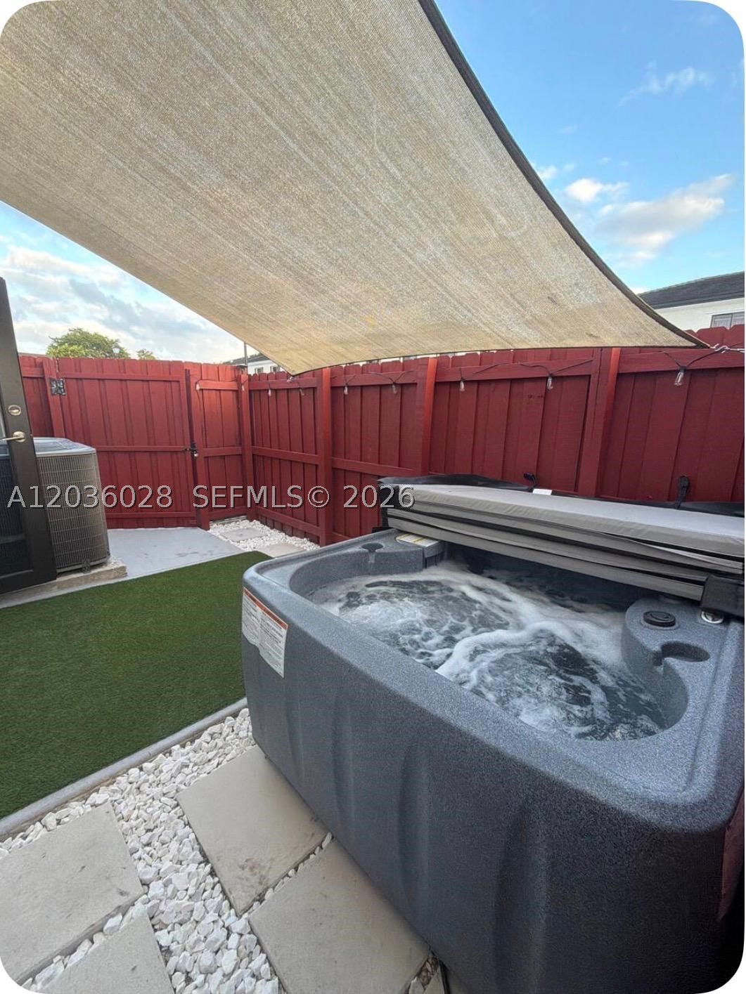 TROPICAL BREEZE TOWNHOUSE - Residential Lease