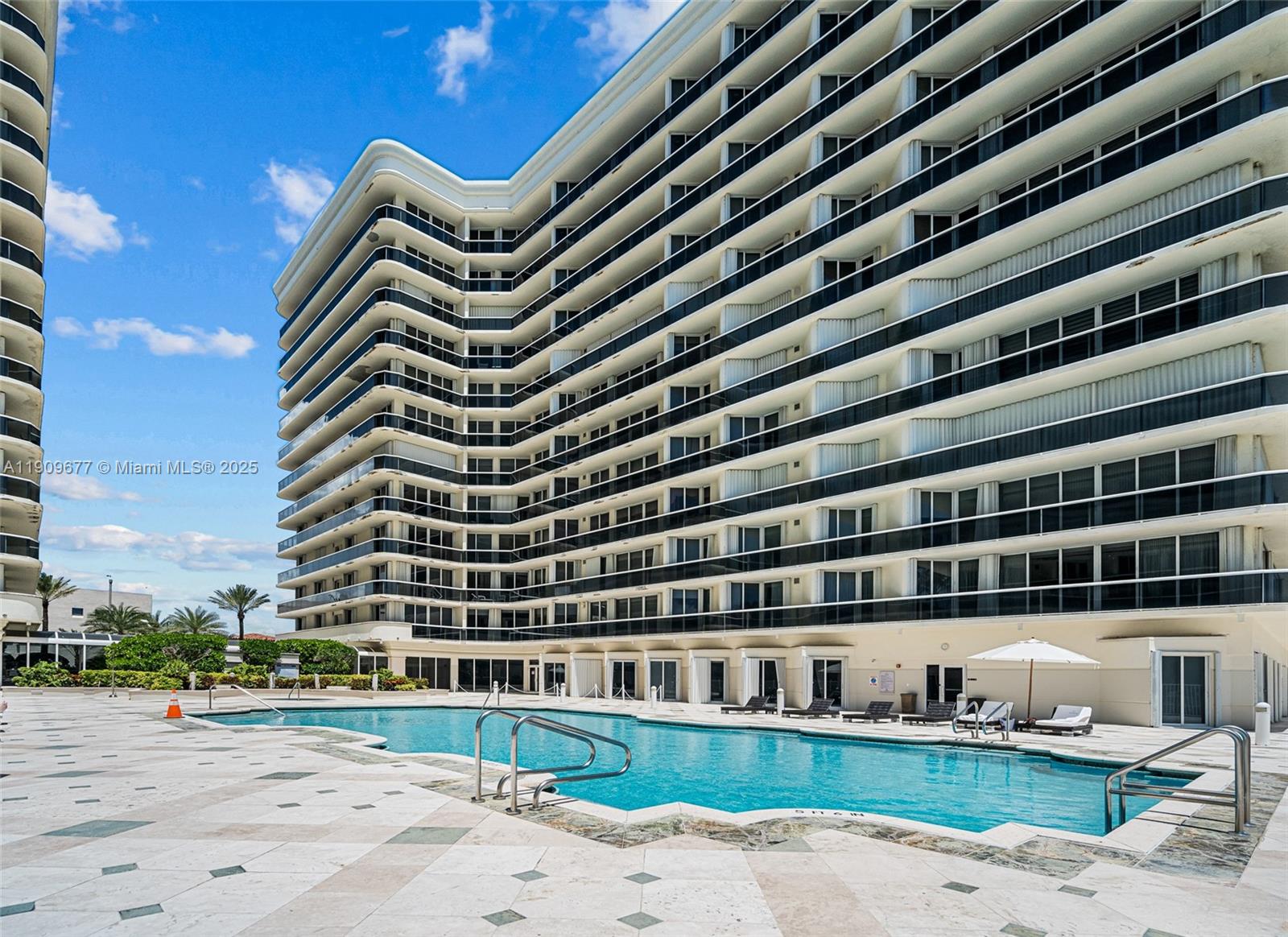 SOLIMAR CONDO - Residential