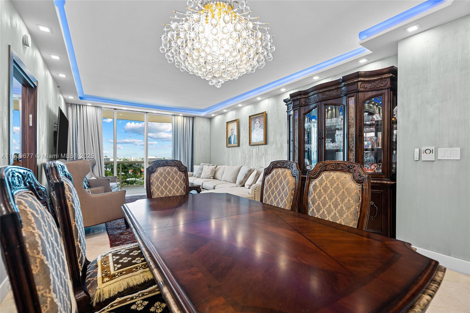 SOLIMAR CONDO - Residential